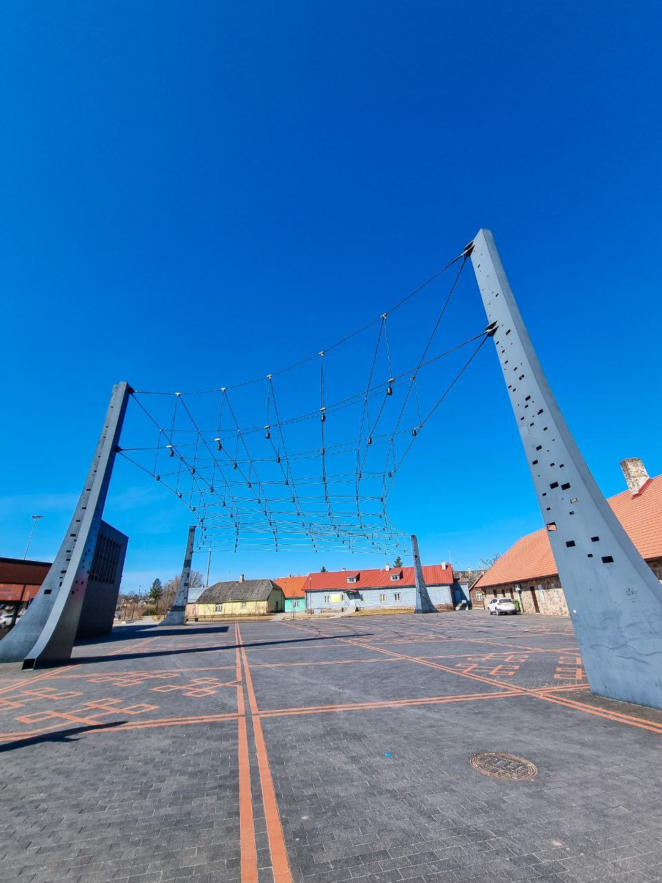 Tõrva linna keskväljak. Eesti